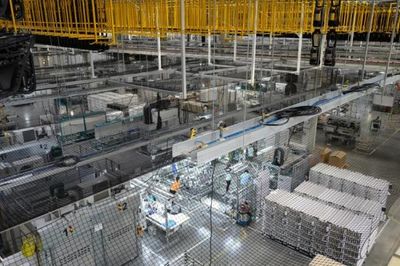 走進德科斯米爾 感受豪車配件工廠的神奇