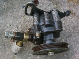 豐田銳志消聲器,排氣管彈簧等汽車配件,原廠配件,拆車配件