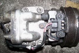 供應奔馳mb100汽車配件,前機蓋,葉子板等原廠配件及拆車配件