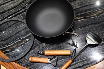 復(fù)刻千年傳承的鐵器 三禾窒氮輕鐵鍋，打造現(xiàn)代廚房的匠心之選